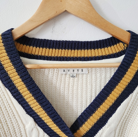 Women's Long Sleeves V-Neck Button Up Colorblock Sweater Off White S, M, L NWOT - Picture 7 of 8